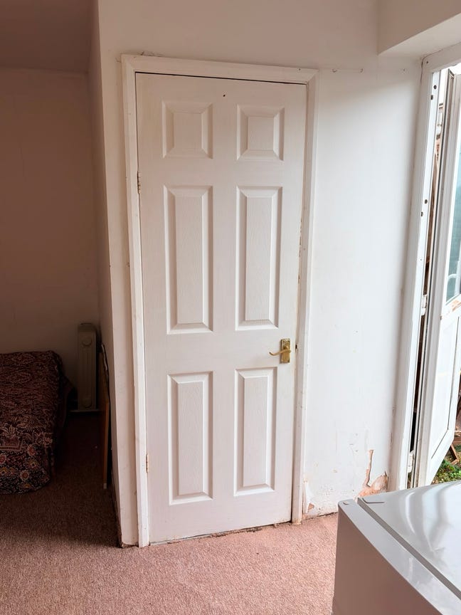 Large Shared Room with Ensuite Main Photo