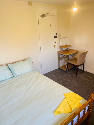 Double & Single Room for rent in Uxbridge/Cowley Main Photo