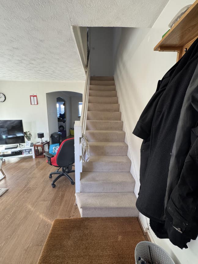 Spacious Double bedroom in quiet cul-de-sac Main Photo
