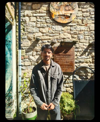 Hi, Looking to rent or mates to buddy up!  Main Photo