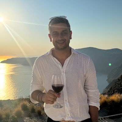 30 y/o friendly professional  Main Photo