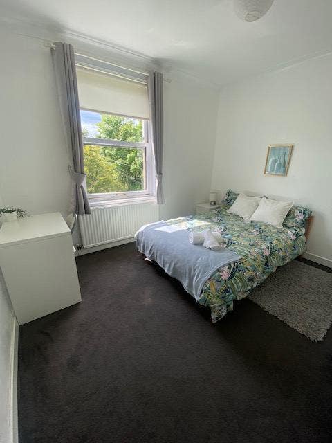 Double Room-Bills included-short or long let Main Photo