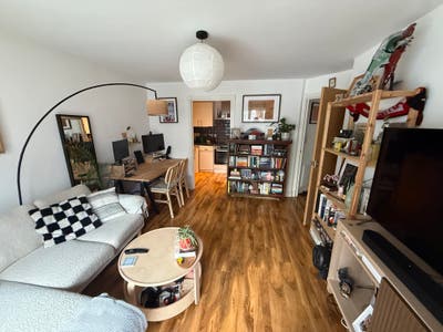 1 Bed Flat in City Centre with Parking & Balcony Main Photo