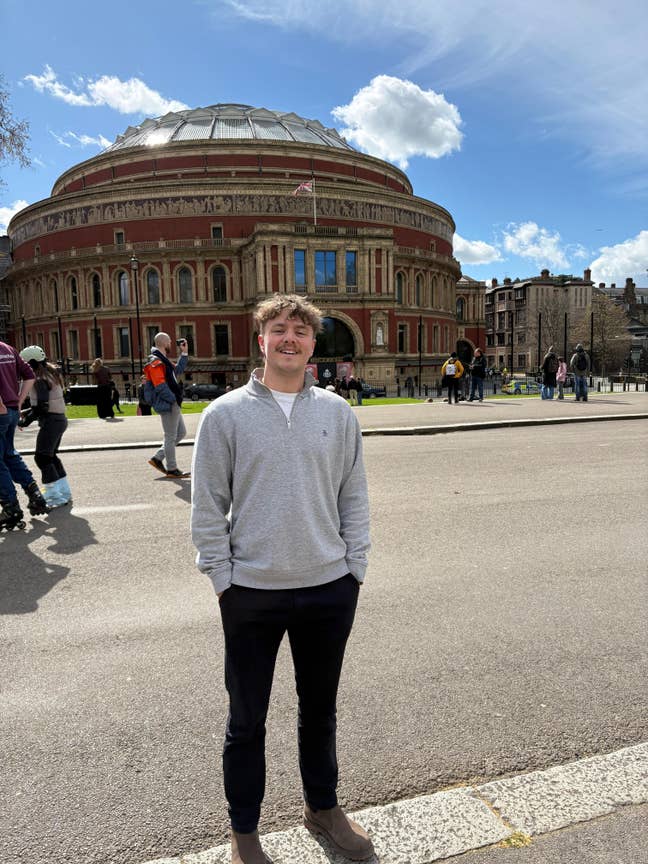 Archie, 24, moving to London late August Main Photo