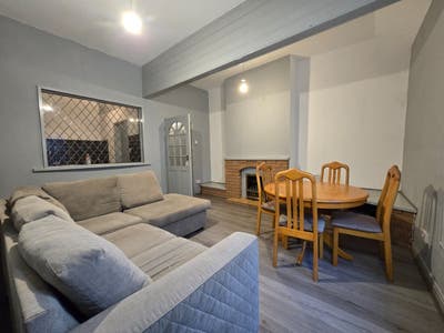 2 Bedroom, 2 Bathroom Flat - Bishop Auckland  Main Photo