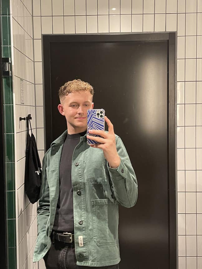 Young professional looking for room in SW/W London Main Photo