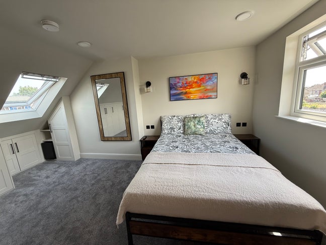 Newly Refurbished Rooms Available to Rent Main Photo