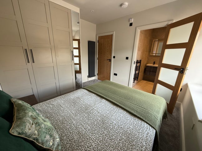 Newly Refurbished Rooms Available to Rent Main Photo
