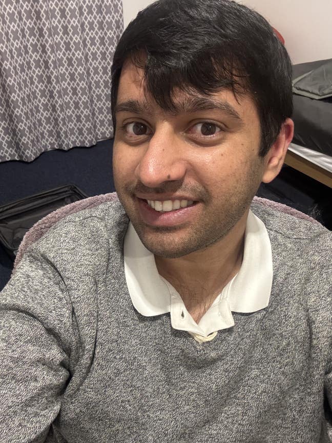 Looking for friends & a room to share :) Main Photo