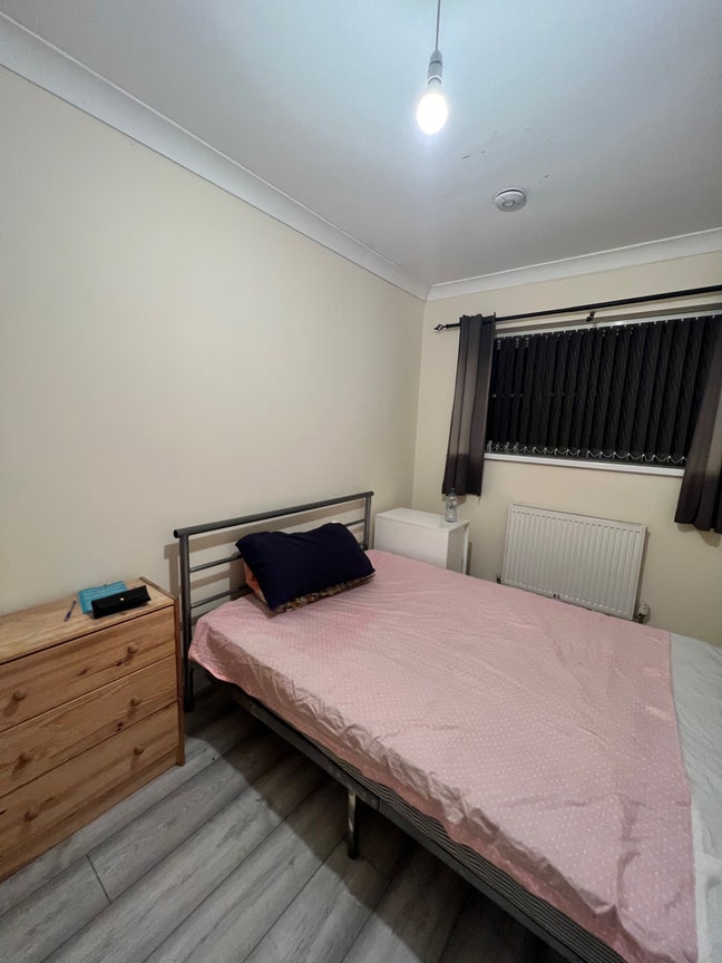 Single room tolet Main Photo