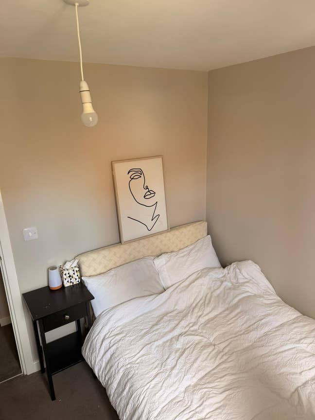 Must see room in a beautiful peaceful house Main Photo