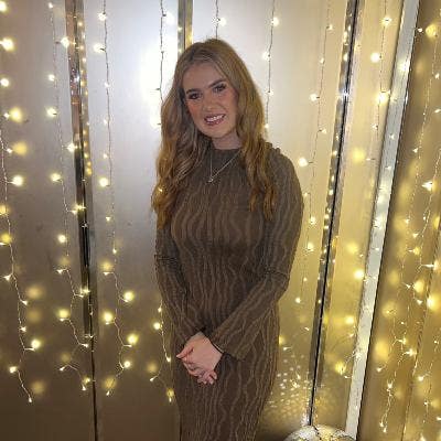 Professional Female seeks a double room Main Photo