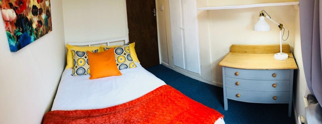 Cosy Double in Professional house | All Bills Inc. Main Photo