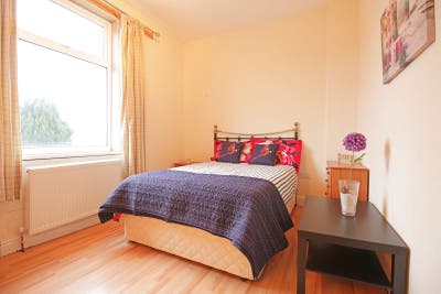 ✨ Spacious En-Suite Room | Bills & Wi-Fi Included  Main Photo