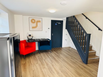 Ground floor Double room en-suite in LE4 Thurmasto Main Photo