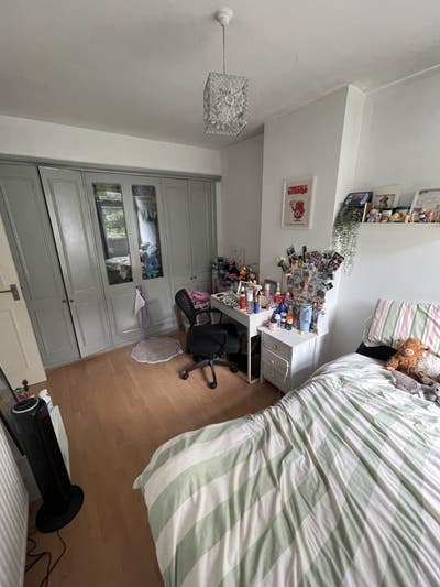 Large Double in Battersea Main Photo