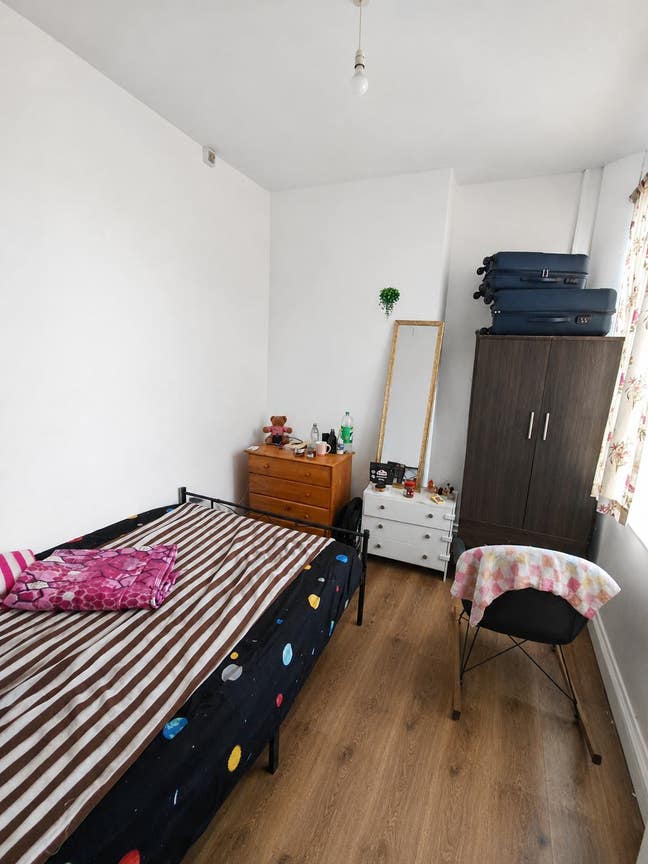 1 BED SPACE  Main Photo