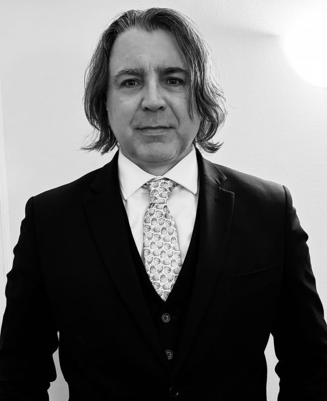 My name is Renan and I'm 55 years old.I'm o... Main Photo