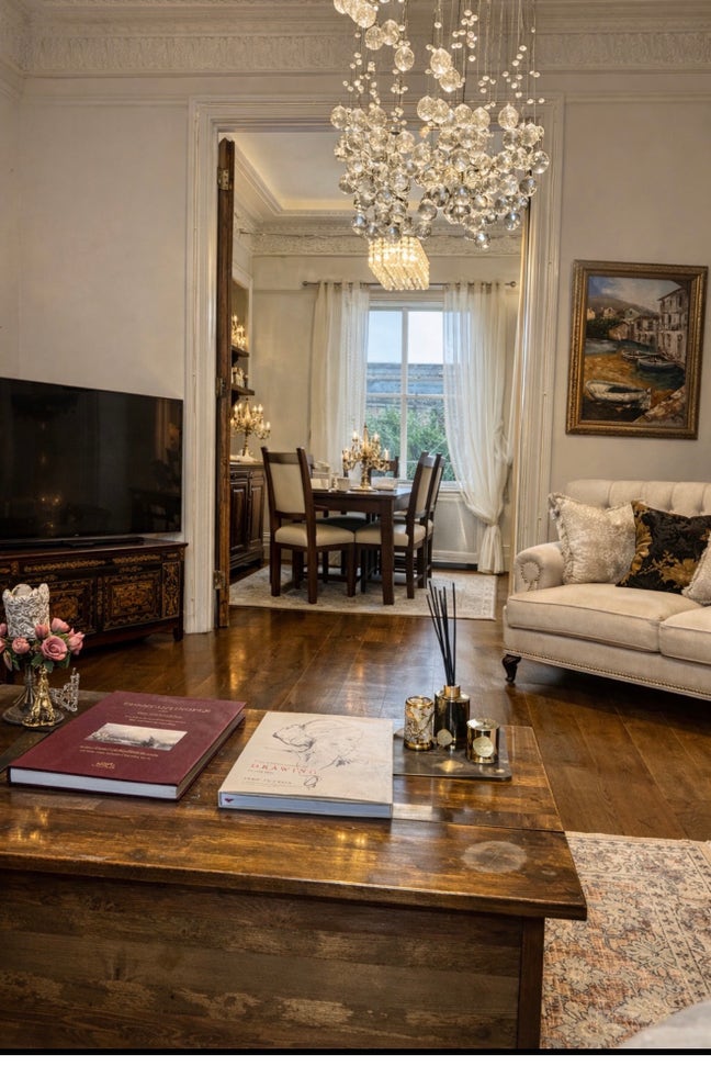 Lovely 4 bedroom flat in West Hampstead Main Photo