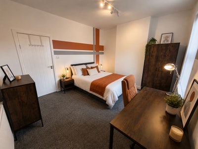 Large Double Rooms near Lidl Main Photo