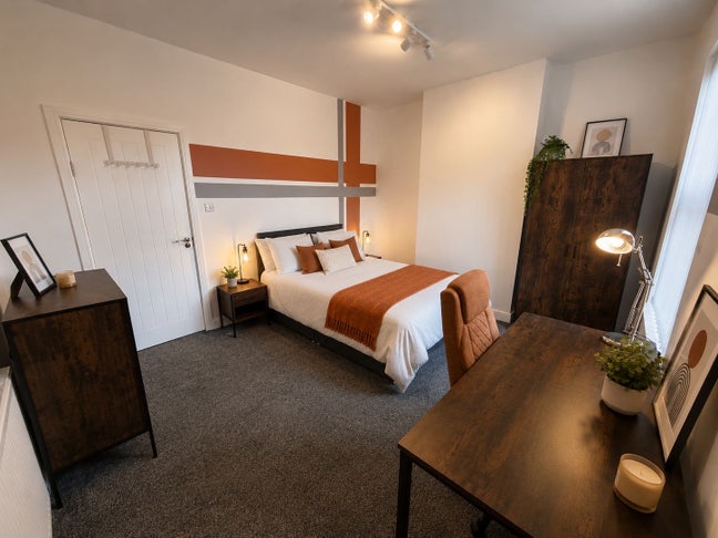 Large Double Rooms near Lidl Main Photo