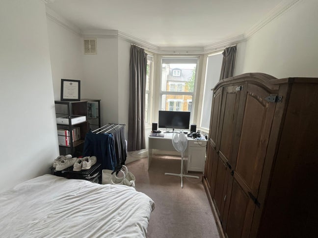 Spacious Double Bedroom Available - West Hampstead Main Photo