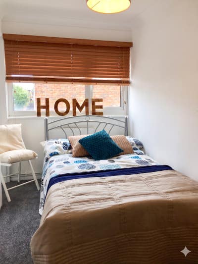 ✨ Compact Room Great Transport Links 🚌 Main Photo
