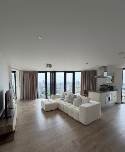 Stratford double bedroom with private bathroom Main Photo