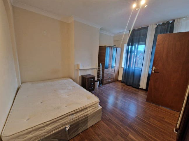 Spacious Double in Wood Green Inc ALL BILLS Main Photo