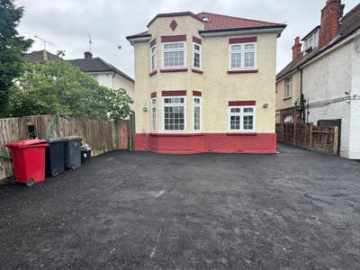 Brand New Luxury Co-Living House|Slough Town Centr Main Photo