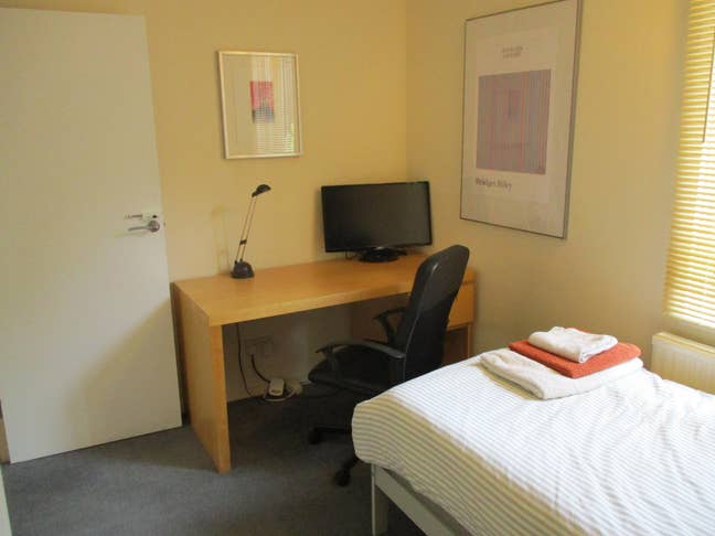 Room available Main Photo