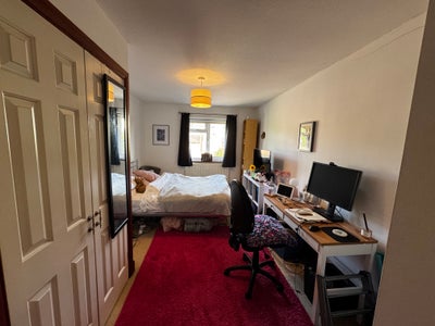 Spacious en-suite double bedroom in Wimbledon Main Photo