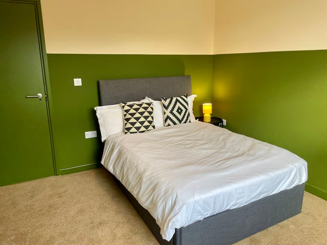 **Room Available Now* Newly Decorated, Beeston NG9 Main Photo