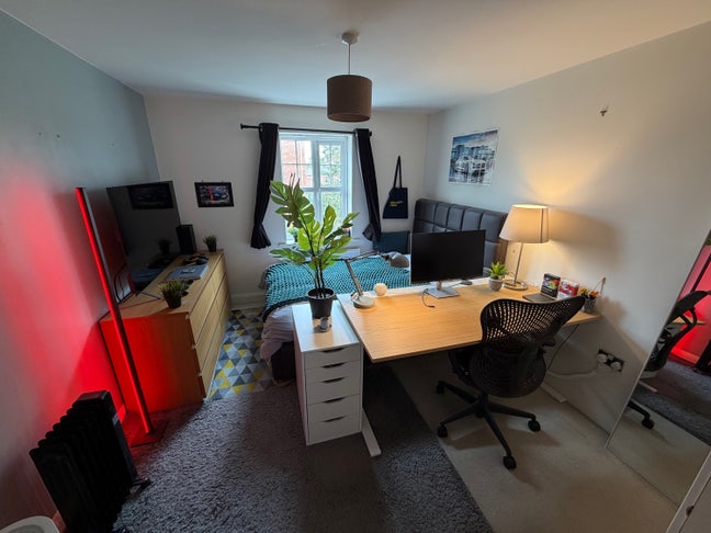 Room for rent with bathroom Main Photo