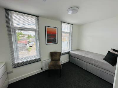 Bills Incl | 10 Min to Station | From &pound;750 Main Photo