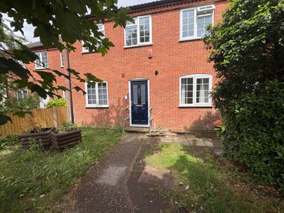 Furnished 2-Bedroom Ground Floor Flat  Main Photo