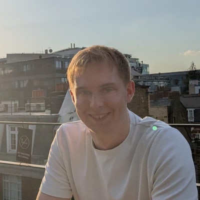Professional Male seeks a double room Main Photo
