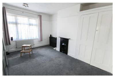 Double bedrooms + weekly cleaning + new furniture Main Photo