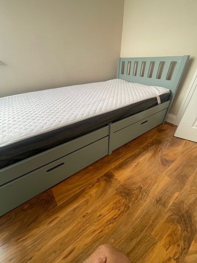 Small bedroom available  Main Photo