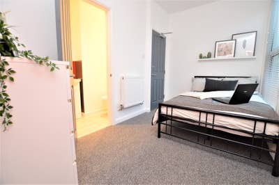 Double  | Hospital | Deposit Free Option Main Photo