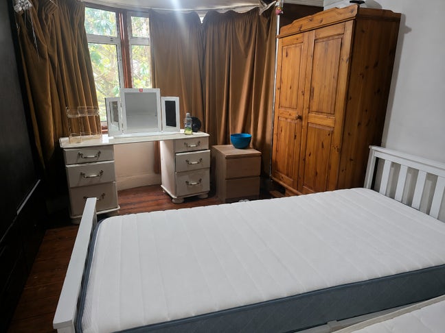 Single Room Available in TW3 2QU Main Photo