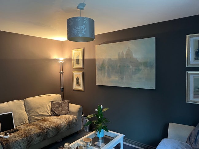 Lovely quiet double bedroom in town house  Main Photo