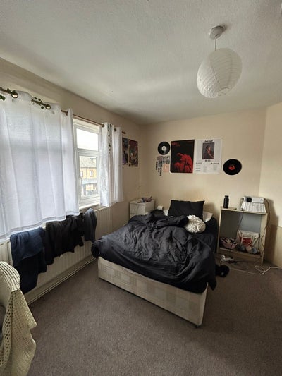 Garden flat 5 mins walk from Kingston University Main Photo