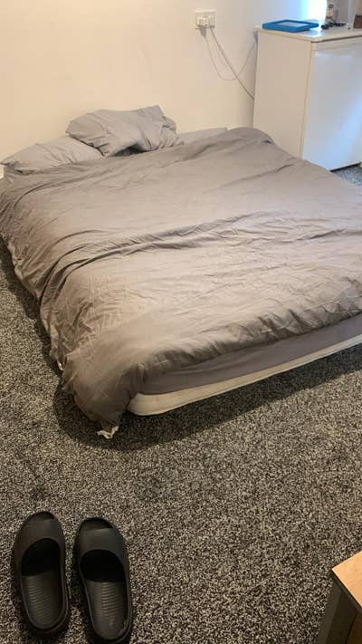 A large spacious furnished bedroom for rent Main Photo