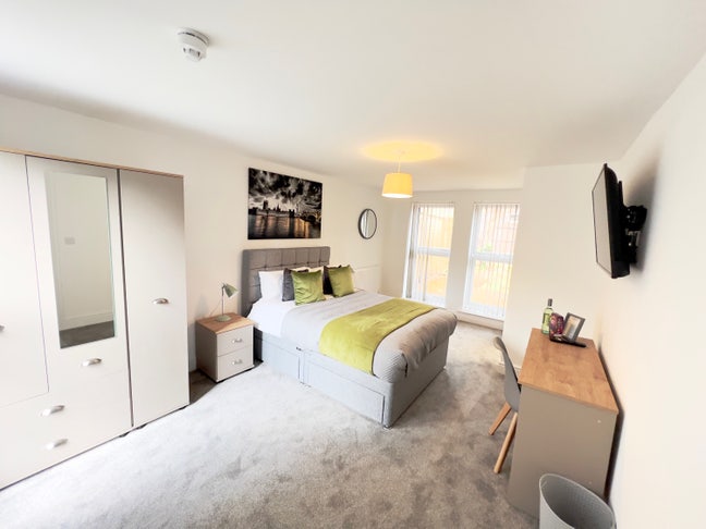 Professional Rooms in a Houseshare Main Photo