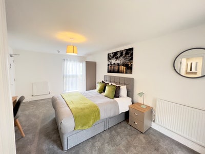 Professional Rooms in a Houseshare Main Photo