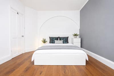 Elegant Ensuite Room - Town Centre! Main Photo