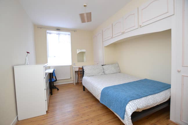 3 Rooms Available | Newly Refurbished | Bow E3 Main Photo