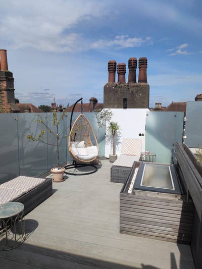 Huge, split level, 3 bed flat  Main Photo