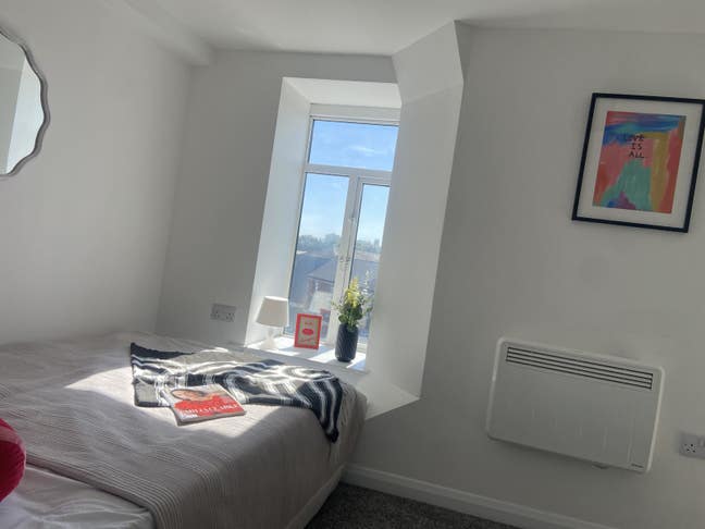 Spacious Fully Furnished En-Suite Room | WS11 Main Photo